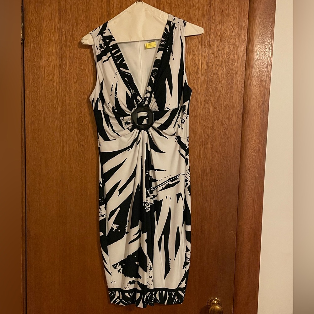Cache size 12 dress. Black and white